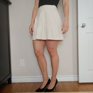 Pleated Banana Republic skirt - Cream colour